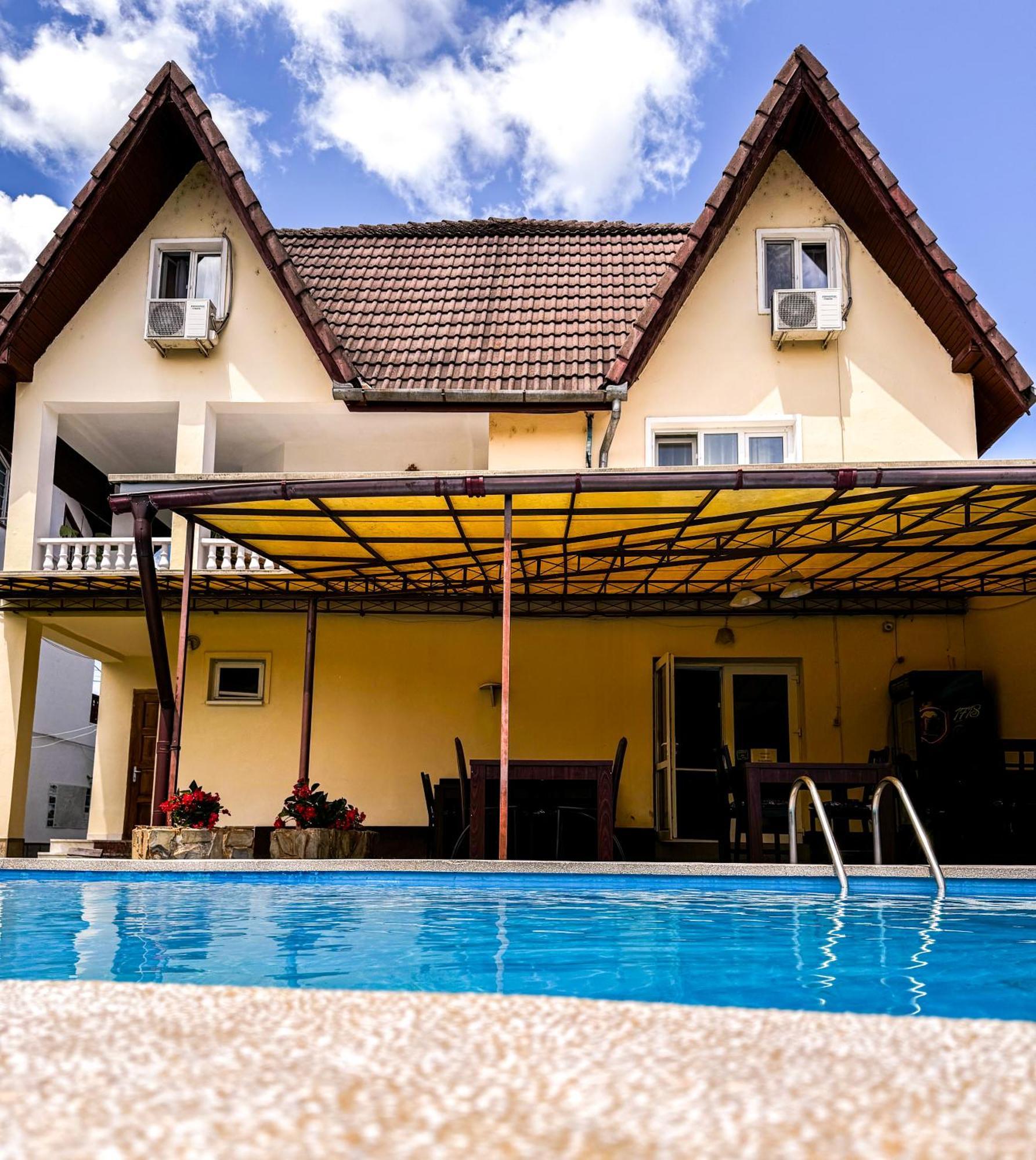 Pensiunea Vila Silva I Hateg Exterior photo