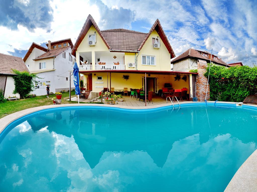 Pensiunea Vila Silva I Hateg Exterior photo